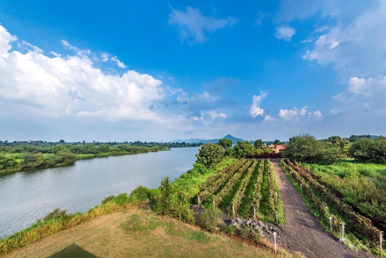 Saffronstays Rose Vineyard By The Lake, Nászik Kültér fotó
